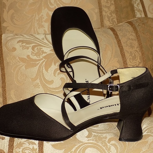 Unlisted Shoes - Black Fabric Unlisted heel 9.5 EUC